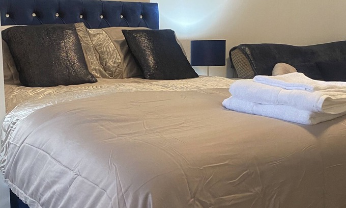 Huddersfield Apartment | Bv Comfy Studio At Deighton Huddersfield