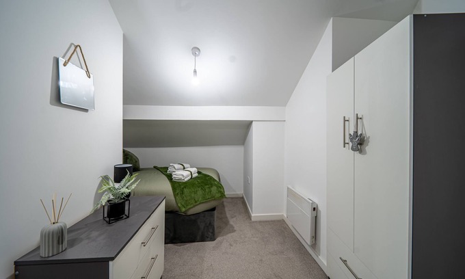 Milnrow Apartment | BV Hideaway 2 Bedroom Close To Hollingworth Lake