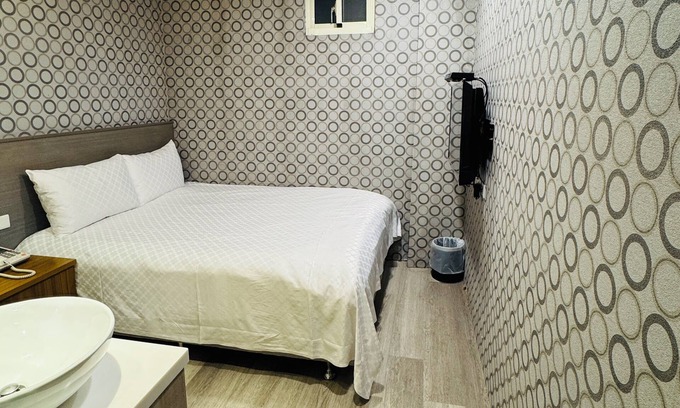 Wanhua House | BY Cool hotel with AC in vibrant Taipei City near Ximending with Ubike