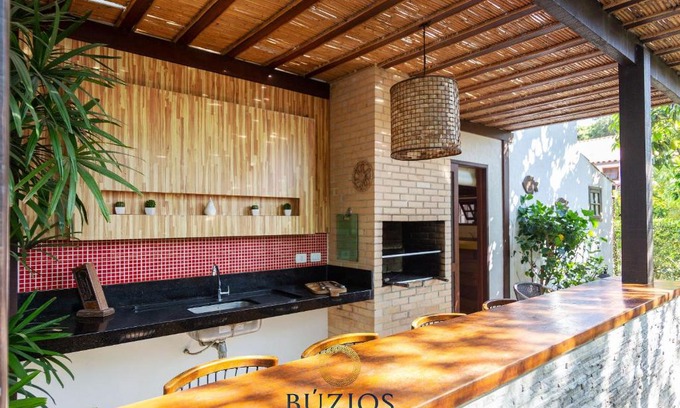 Praia Rasa House | BZ03 - Casa ampla 4 suítes em Condomínio Clube