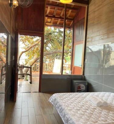 Quan Tom House | Cát Tiên Hotel