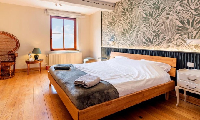 Chaudfontaine Bed & Breakfast | Côté cour, côté source chambre d'hôtes