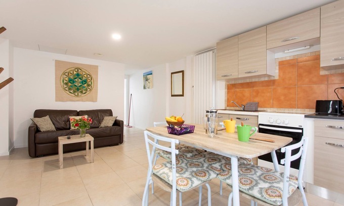 Le Coteau Apartment | Côté jardin 1 - Appartement avec Jardin