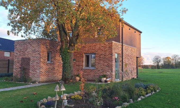 Vellereille-les-Brayeux House | Côté Jardin