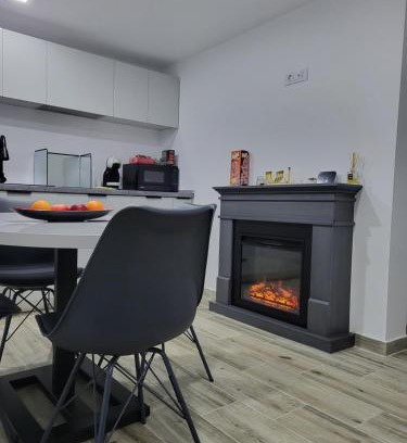 Brosteni House | Căsuța Piticilor