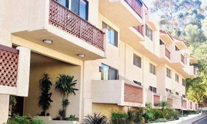 Avalon Condo | C53: Bahia Vista Stylish Condo, A/C, Newly Remodeled, King Bed, WIFI, and BBQ