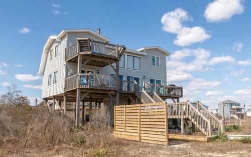 Carova Beach House | C9083 Cavallo Dunes - Oceanfront, 3 Bedrooms, Hot Tub, Pets OK, 4x4 Area