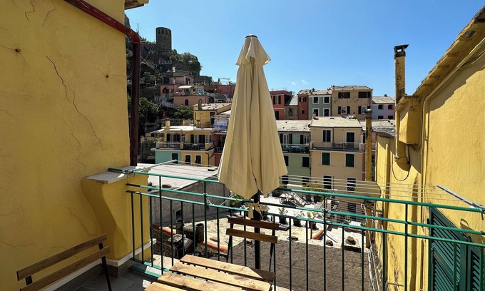 Vernazza Apartment | Ca' Bea with AC and Terrace