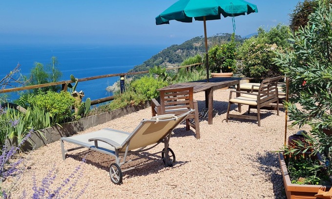 Bonassola Apartment | Cà Gialla in Bonassola your terrace overlooking the sea and the stars