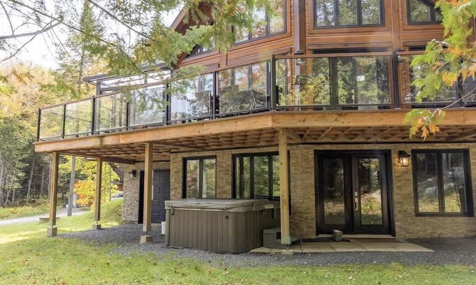 Sainte-Marguerite-du-Lac-Masson Ski Chalet | Access to Lake Walfred - Spa - Monsoon Club