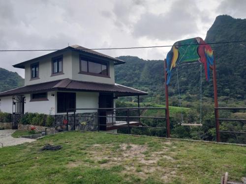 La Laguna Villa | Cabaña Marys - privacidad y tranquilidad en las montañas de panamá