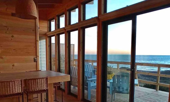 Pelluhue House | Cabaña Orca Lodge Sur frente al mar en Curanipe, Ideal para desconectar en pareja