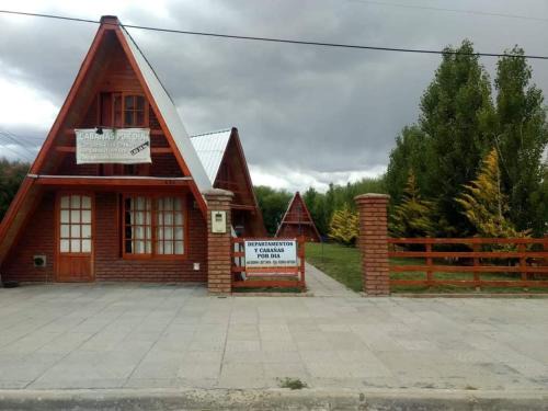 Comandante Luis Piedrabuena Ski Chalet | cabañas rio santa cruz