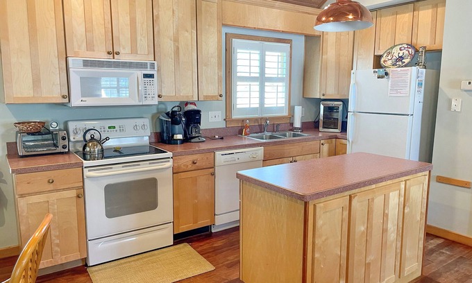 Ocracoke Condo | Cabana II: Perfect getaway for two that offers a shared pool