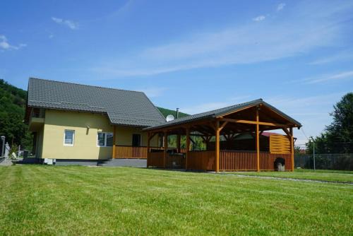 Moldovenesti House | Cabana Marc
