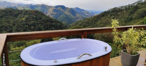 Cambui Ski Chalet | Cabana na montanha com Ofurô ao ar livre, churrasqueira, trilha com cascata e Starlink