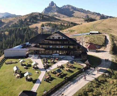 Maneciu Hotel | Cabana Vârful Ciucaș