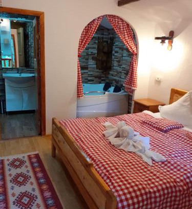 Oestii Paminteni Other | CABANUTE si CAMPING DRACULA