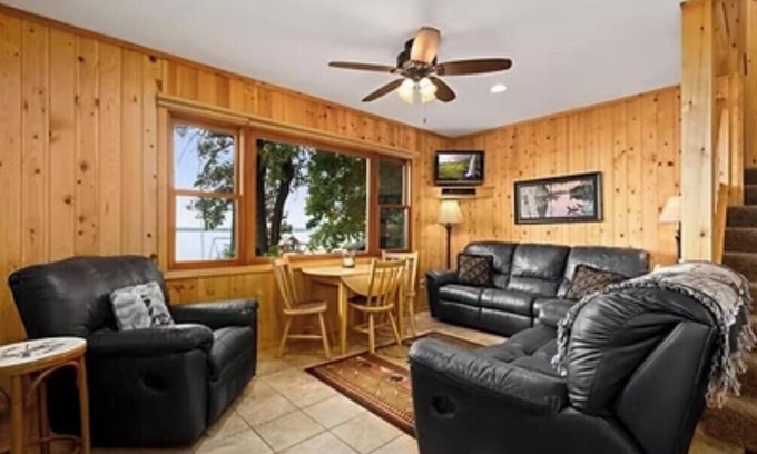 Pine River Apartment | Cabin 1 at Heaths Resort