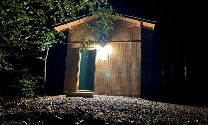 Hatfield RV Rental | Cabin 10 - Rustic Mountain Cabin Rental - Up to 4 persons