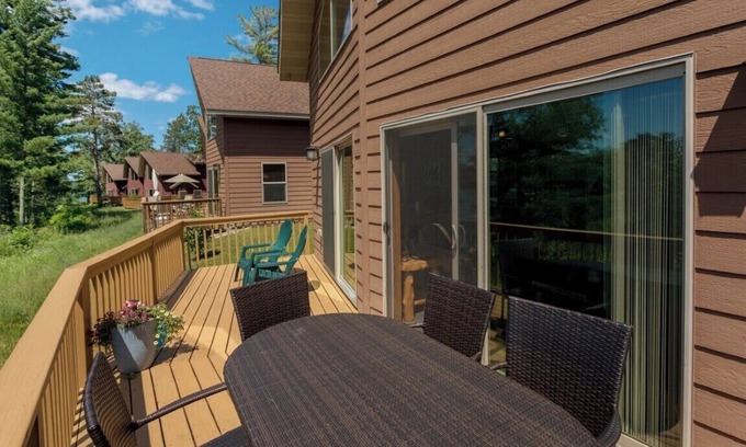 Walker Cabin | Cabin 103 - Closed Loft/Modern, Clean, Comfortable