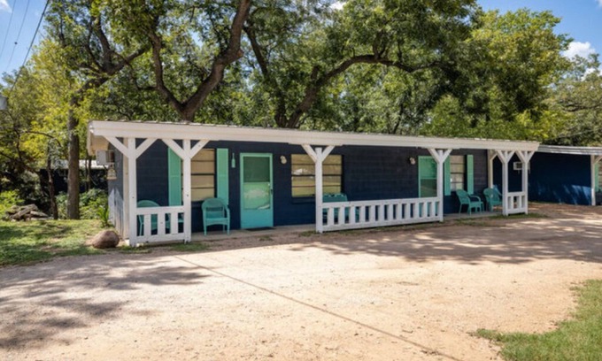 Burnet Cabin | Cabin 2 - Cabin near the pool