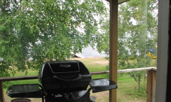 Lac du Bonnet Cabin | Cabin 2 - "Sugar Shores" Beach Front & Fire pit