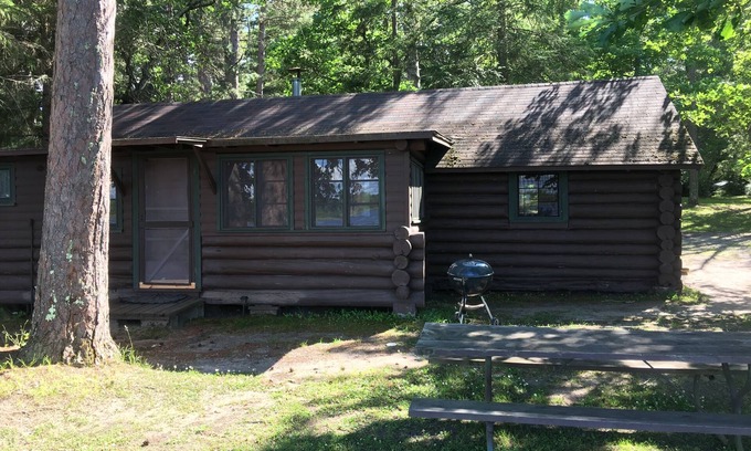 Deer River Cabin | CABIN #2 (Wolf) Beautiful log cabin situated right on the lake!