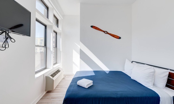River West Apartment | Cabin 208 by 747 Lofts