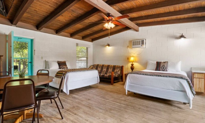 Burnet Cabin | Cabin 5 - Cabin near the lake