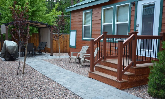 Christopher Creek Cabin | Cabin #6 is a 2 bedroom, 1 & 1/2 bath, 2-flat screen tv's. Overlooks the creek.