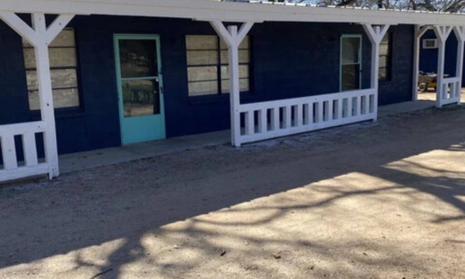 Burnet Cabin | Cabin 7 - Cabin next to the Lodge
