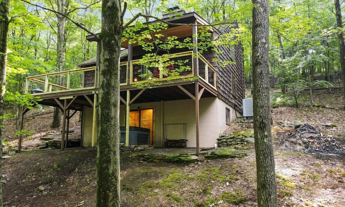 Terra Alta House | CABIN ALPINE LAKE RESORT - GOLF BEACH HIKE FISH KAYAK HOT TUB POOL GYM RELAX