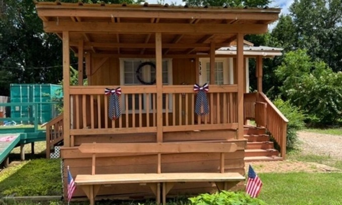 Henderson County Cabin | Cabin at Peace N Quiet RV