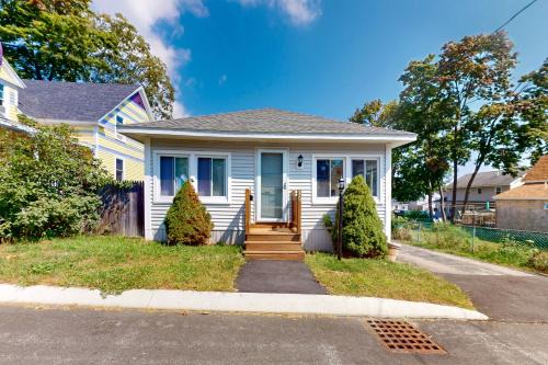 Old Orchard Beach House | Cabin at the Beach