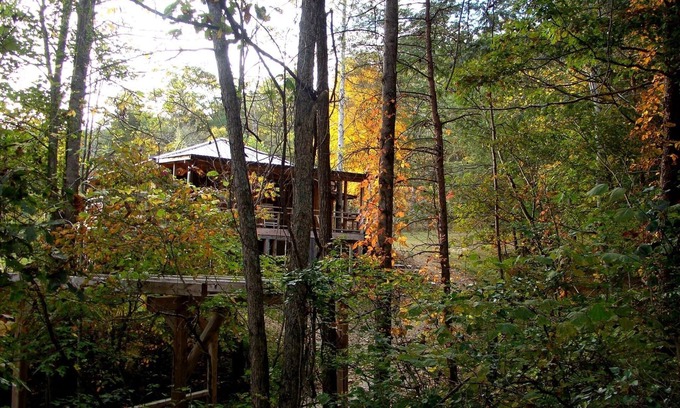 Irvine Cabin | Cabin by the Creek – A Peaceful Hideaway in the Trees