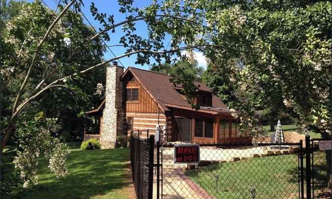 Clinton Cabin | Cabin by the Creek Sleeps 8 on 3 Beautiful acres - Close to town and activities