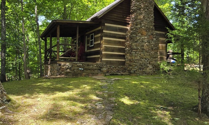 Dandridge Cabin | "Cabin for Two" Smoky Mtn Tourist Area/Pool/Fire Pitn