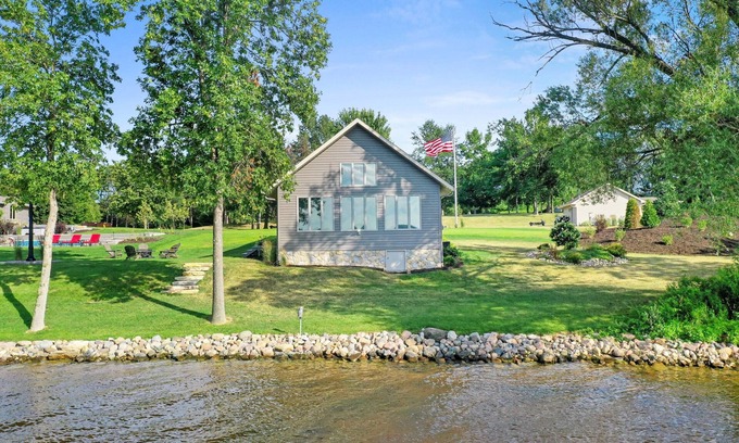 Crivitz Cabin | Cabin Getaway on Lake Noquebay