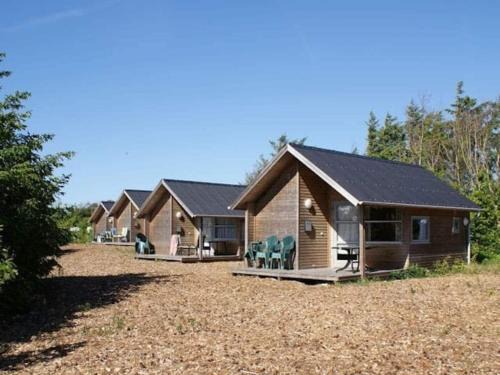 Pandrup House | Cabin in camping resort-shared bathroom