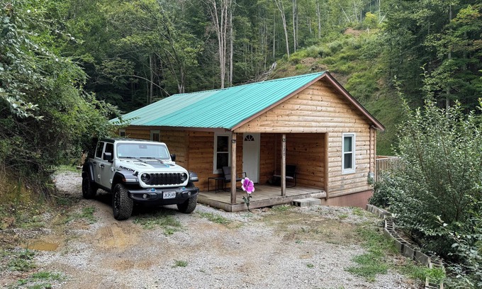 Bledsoe Cabin | Cabin just minute's from both ATV parks and Elk hunting. ATV wonderland.