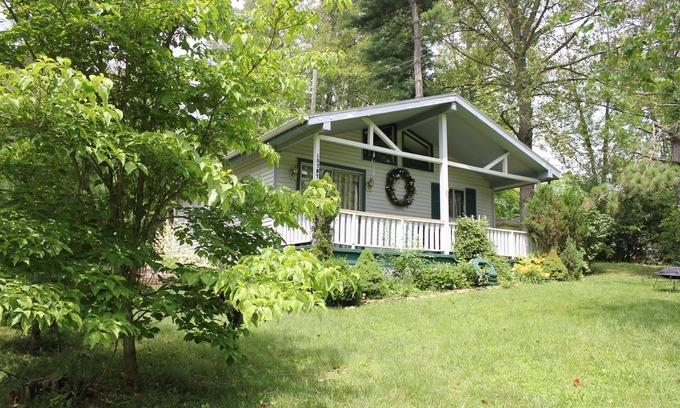 Glouster Cabin | Cabin Near Burr Oak State Park