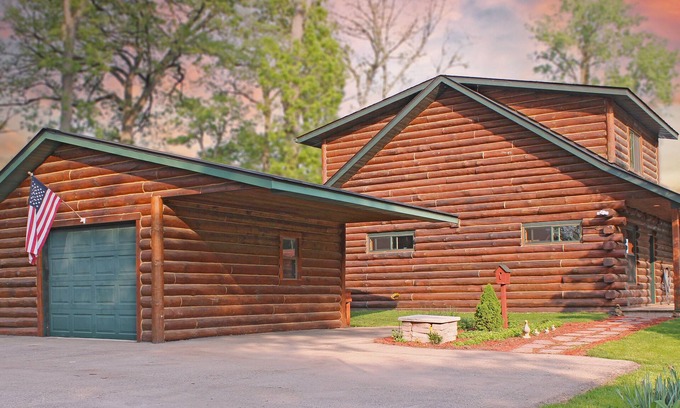 Oshkosh Cabin | Cabin Oasis on Lake Winnebago "Minutes from EAA"