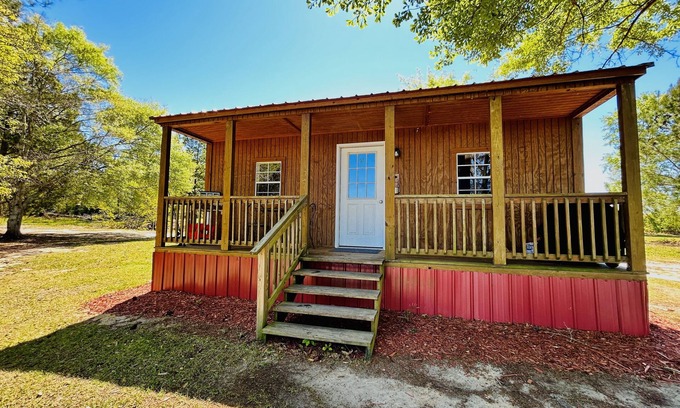 Lakewood Cabin | Cabin on 40 acres with private lake! - Heifer Hotel