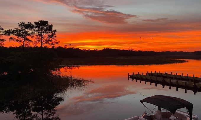 Gautier Cabin | Cabin on Sioux Bayou - Right on the water!