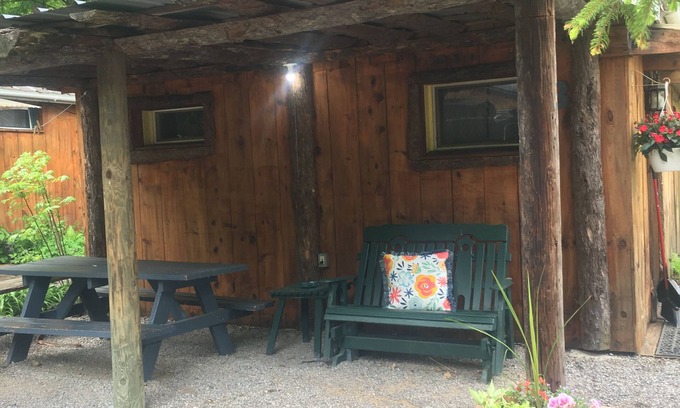 Trumansburg Cabin | Cabin with views of Cayuga Lake and beach access!