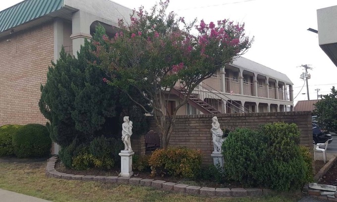 Copperas Cove Hotel | Cactus Inn and Suites