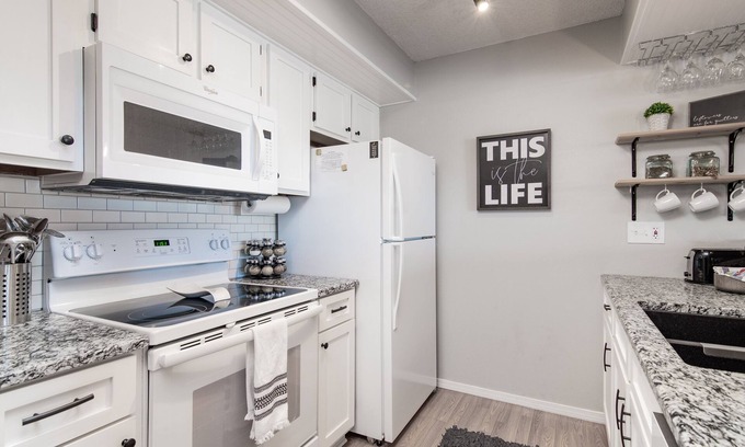 Table Rock Condo | CaddyShack @ Pointe Royale Golf Village - Next to the Amazing Pools & Rec Area