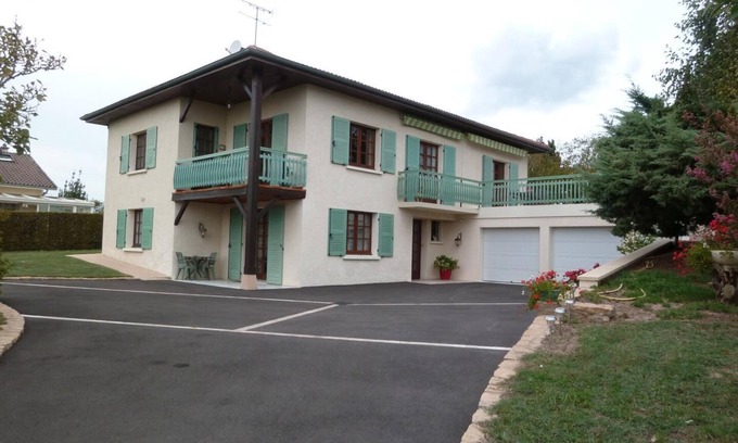 Polliat House | Cadre Verdoyant, Tranquilité, pas de Vis-à-vis