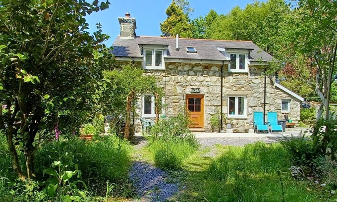 Barmouth Cottage | Cae Tudur Remote Rural Cottage near Barmouth
